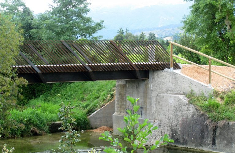 Ponte ciclopedonale sul torrente Carron